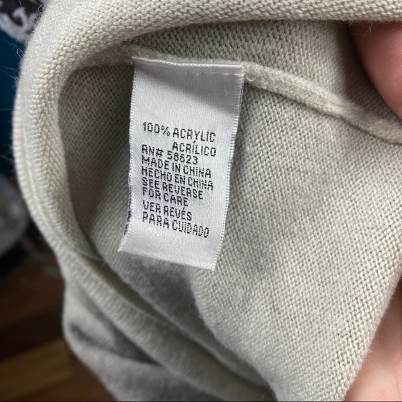 Fun black/gray ombré soft turtleneck sweater - Picture 10 of 12